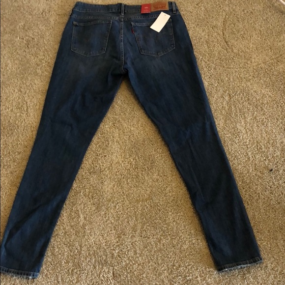 Levi’s - Picture 2 of 2